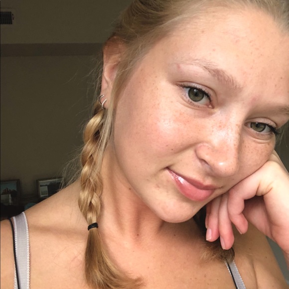 🌸 welcome to my closet 🌸 - Picture 2 of 2